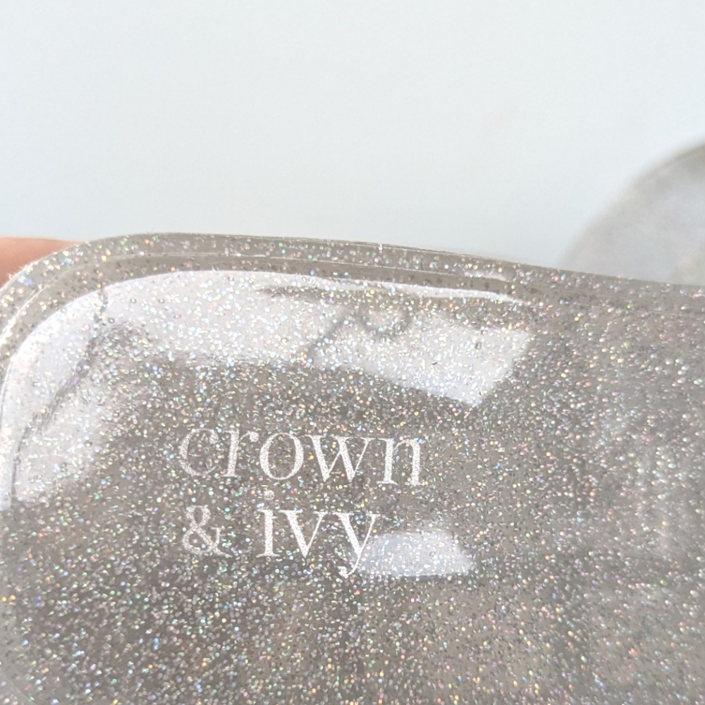 Crown & Ivy Women's Clear Silver Glitter Jelly Slip On Sandals - Picture 5 of 11